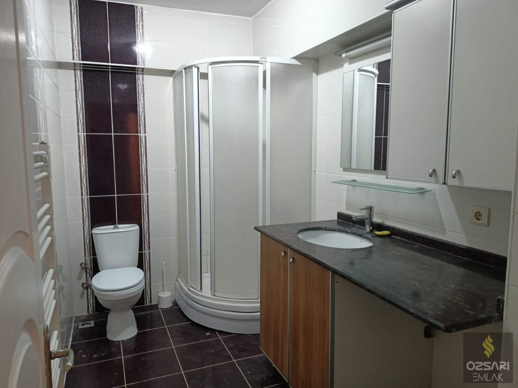 Bayraklı Adalet mah. 3+1 yapılı doğalgazlı kiralık Daire