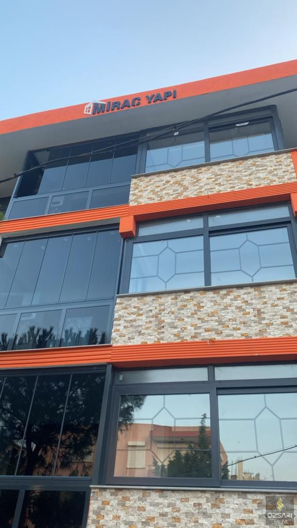 BORNOVA İNÖNÜ MAHALLESİNDE 4 KATLI SATILIK FIRSAT BİNA