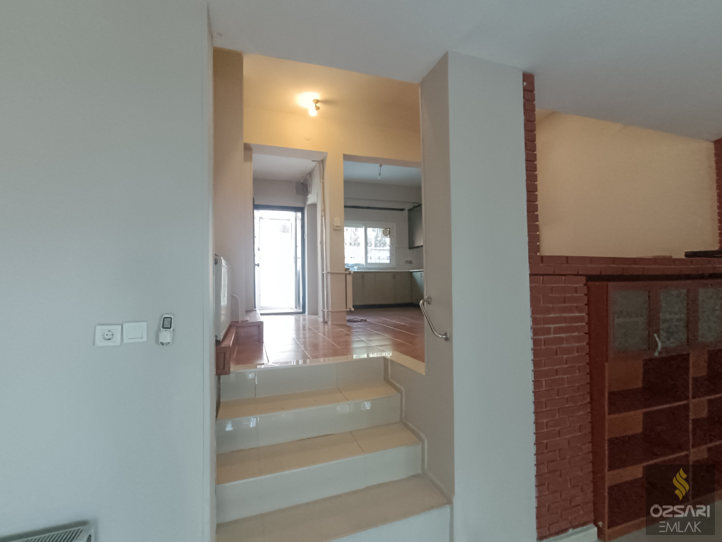 BORNOVA ATATÜRK MAHALLESİNDE MÜSTAKİL 3+1DUBLEKS BAHÇELİ SATILIK