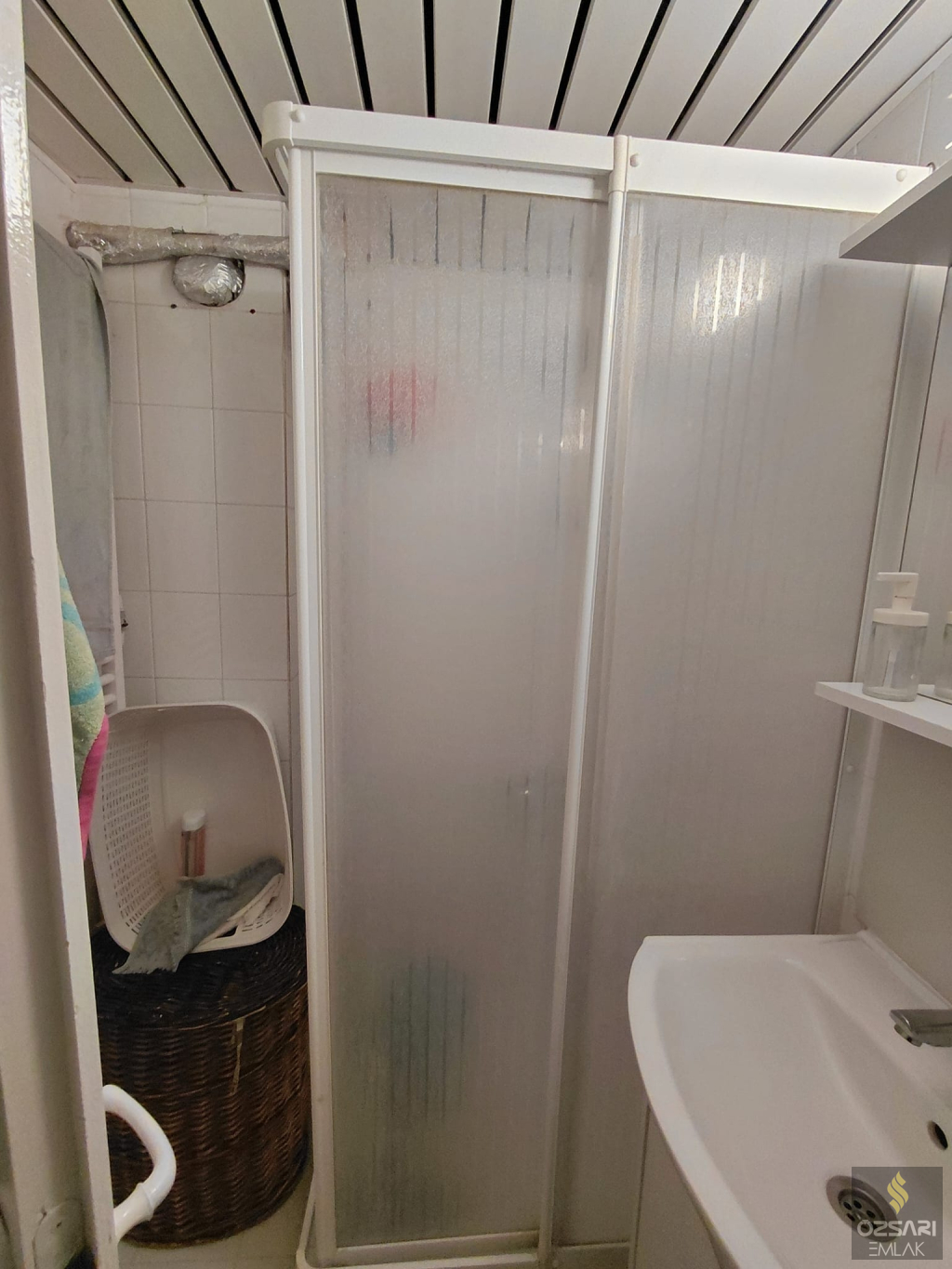 BORNOVA EVKA 4 2+1 DOĞALGAZLI SATILIK DAİRE