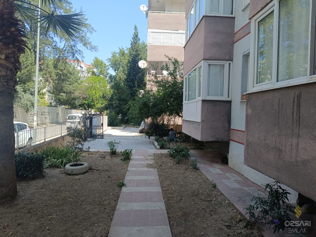 BORNOVA FATİH SULTAN MEHMET CADDESİNDE FULL YAPILI SATILIK DAİRE