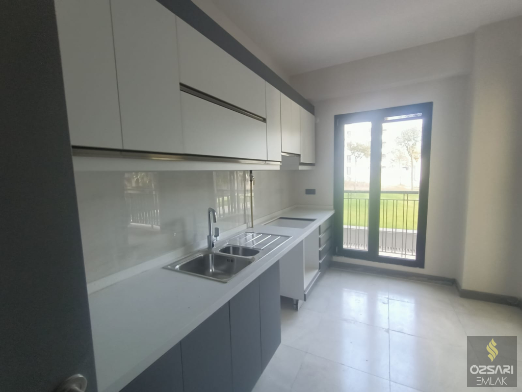BAYRAKLI\\\'DA YÜZBAŞI HAKKI CADDESİNE YAKIN 3+1 SIFIR DAİRE