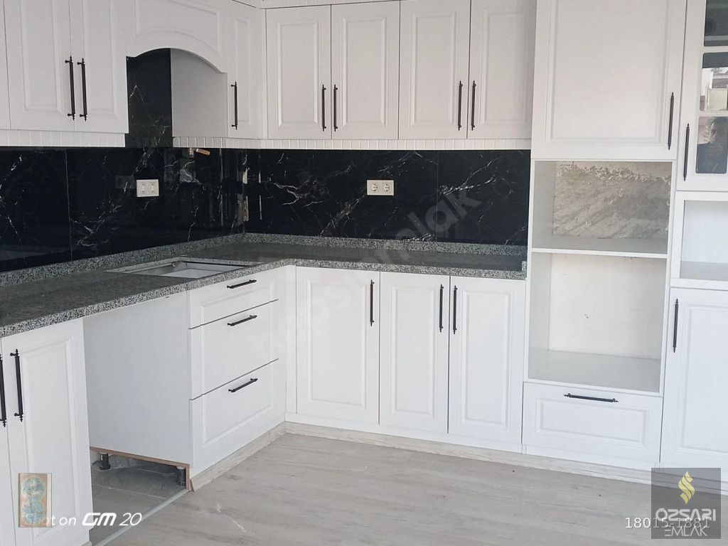 BORNOVA İNÖNÜ MAHALLESİNDE 4 KATLI SATILIK FIRSAT BİNA