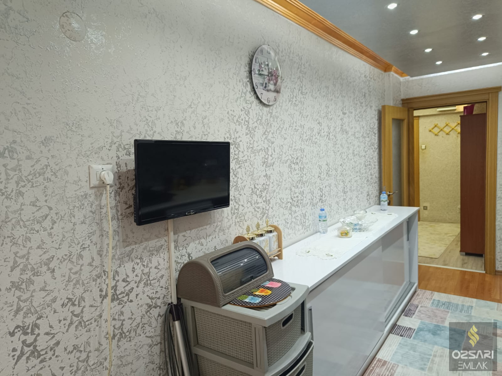BORNOVA FATİH SULTAN MEHMET CADDESİNDE FULL YAPILI SATILIK DAİRE