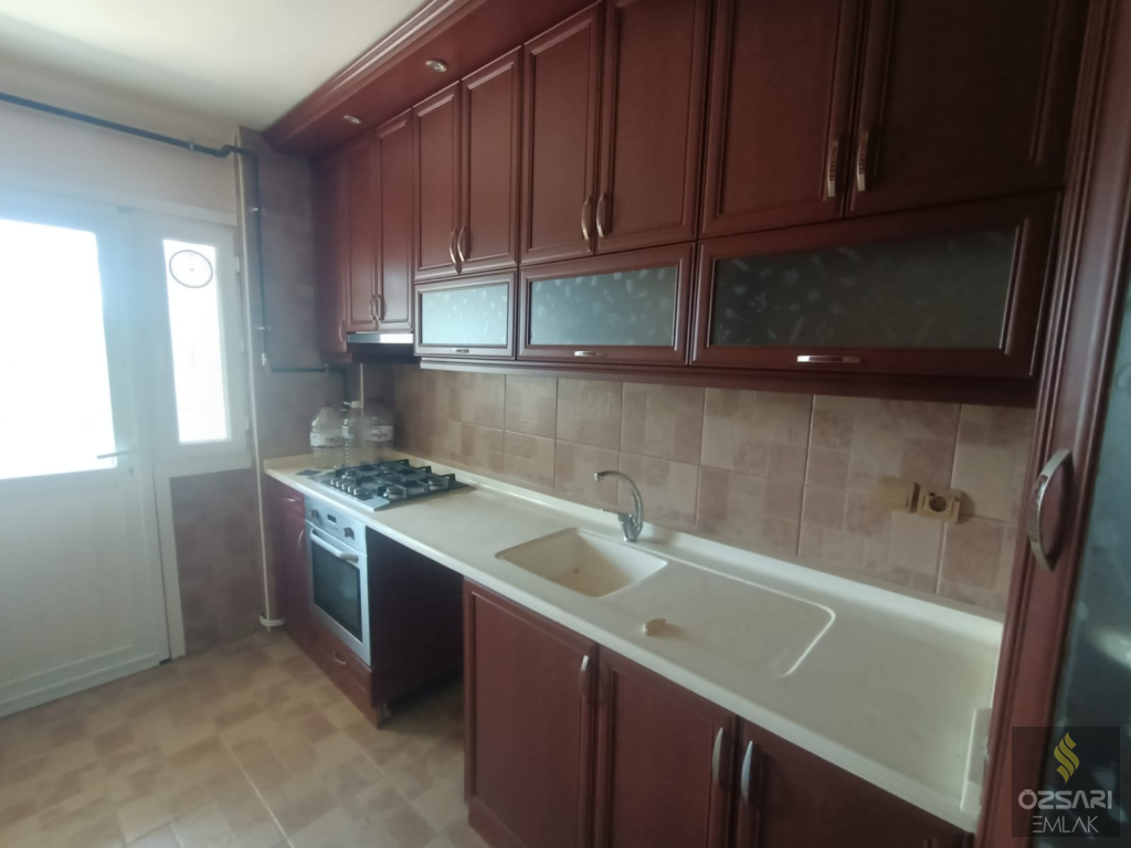 BORNOVA EVKA4 2+1 KAPALI MUTFAK YAPILI SATILIK DAİRE