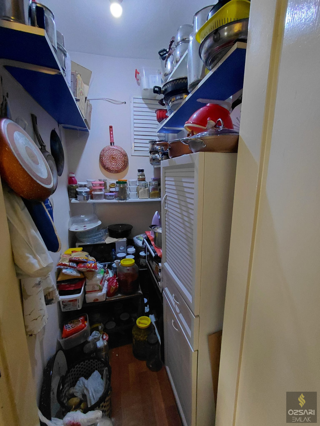 BORNOVA EVKA 4 2+1 DOĞALGAZLI SATILIK DAİRE