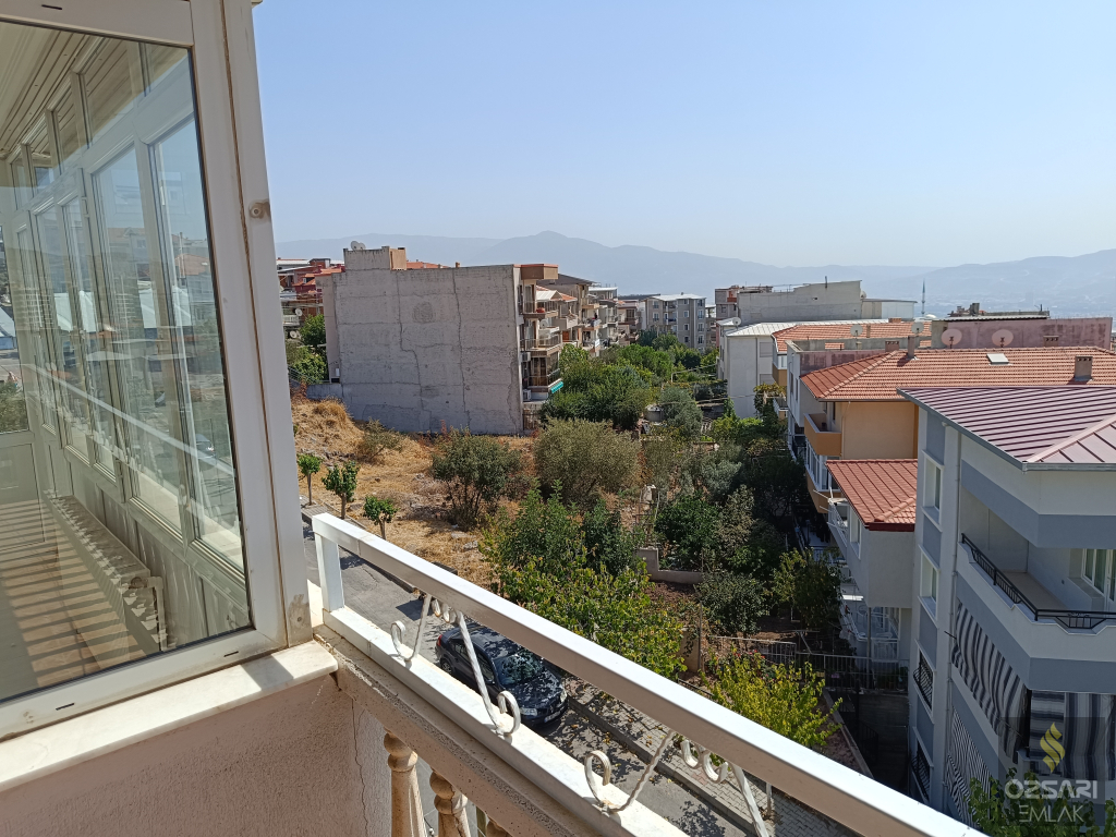 BORNOVA İNÖNÜ MAHALLESİNDE FULL YAPILI FULL DENİZ MANZARALI KİRALIK DAİRE