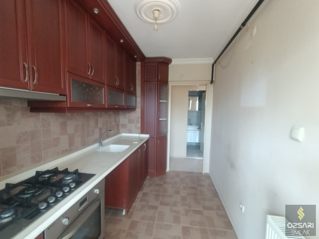 BORNOVA EVKA4 2+1 KAPALI MUTFAK YAPILI SATILIK DAİRE
