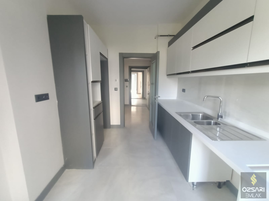 BAYRAKLI\\\'DA YÜZBAŞI HAKKI CADDESİNE YAKIN 3+1 SIFIR DAİRE