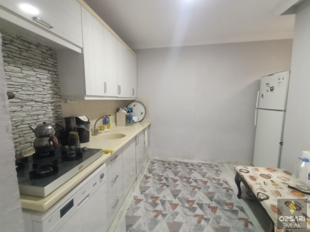 BORNOVA ÇAMDİBİ YILDIRIM BEYAZITTA SATILIK FERAH YAPILI 2+1 SATILIK KUPON DAİRE