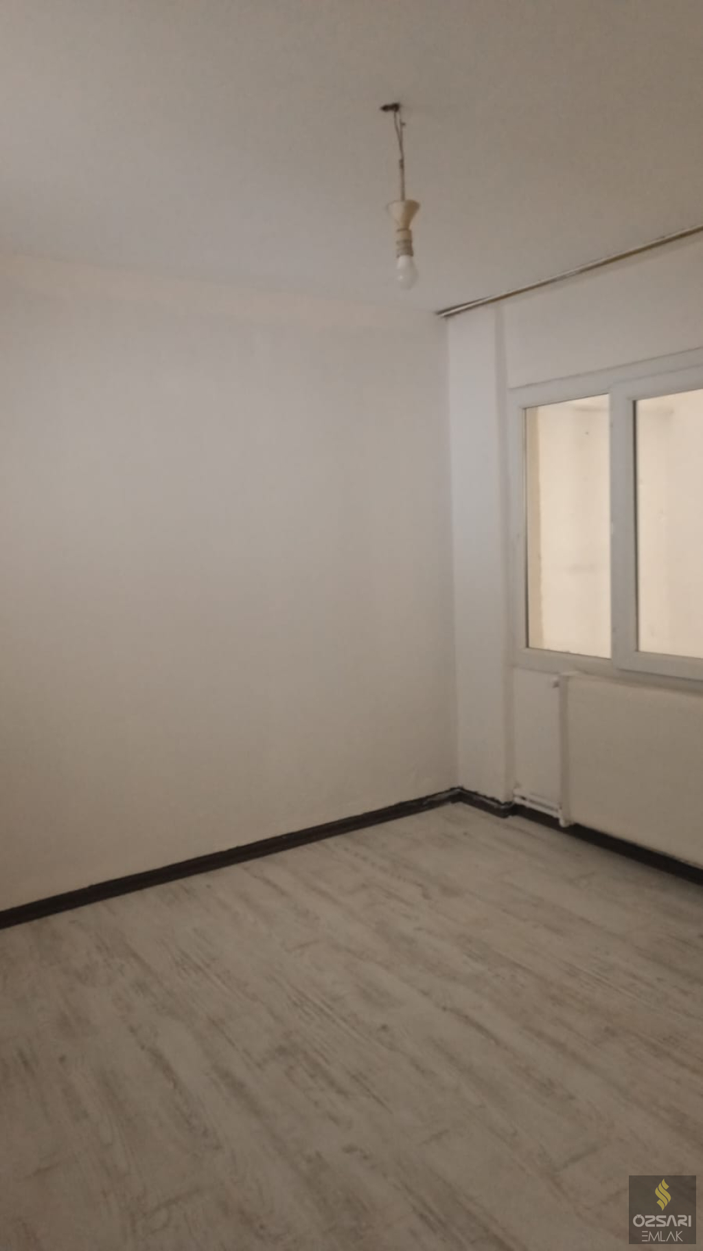 Bornova Atatürk mah. 3+1 doğalgazlı kiralik bahçe katı Daire