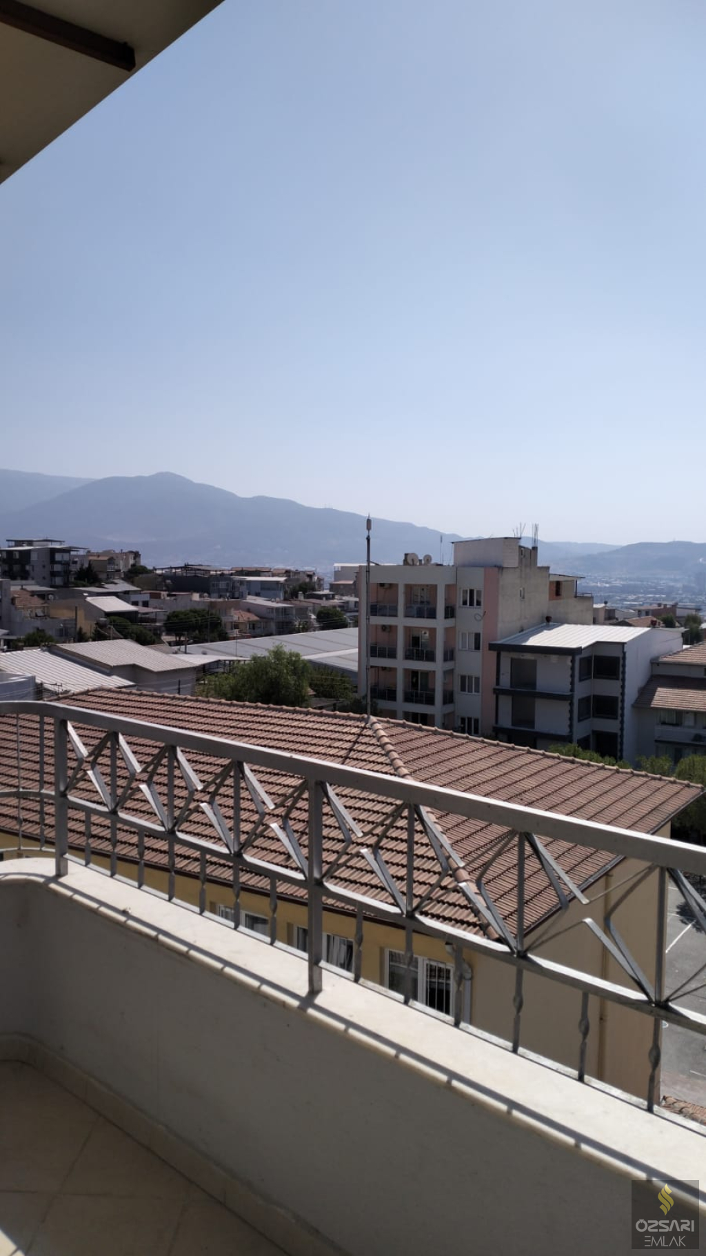 Bornova Atatürk mah. 4+1 kiralık içi yapılı manzaralı Dubleks Daire