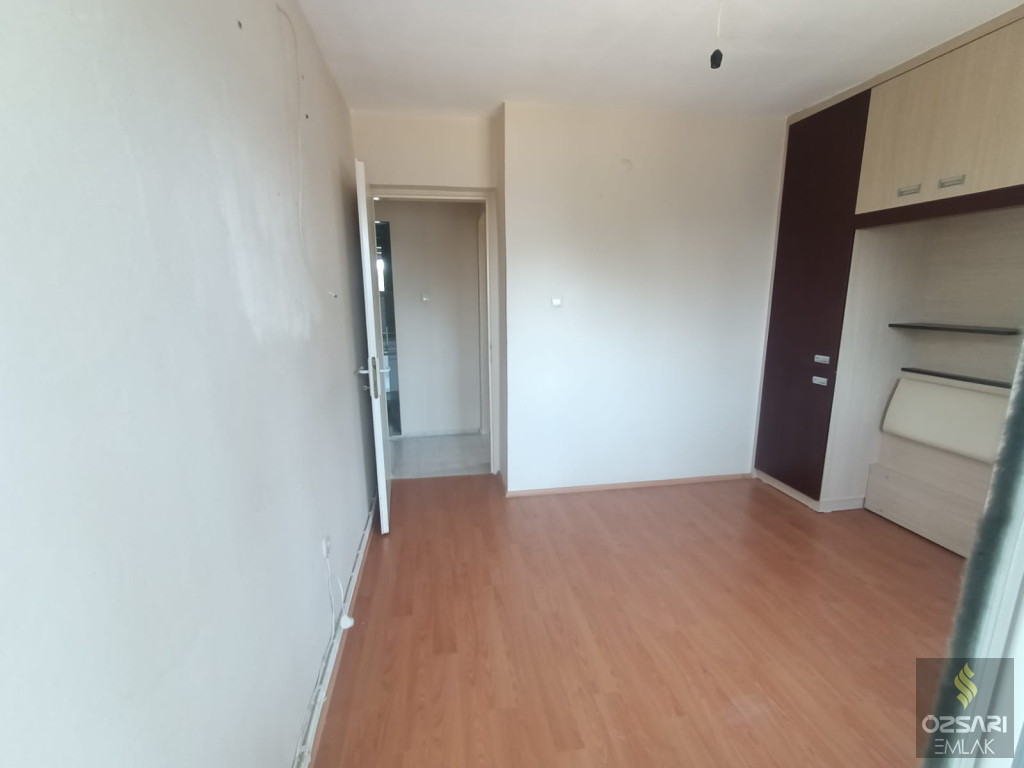 BORNOVA EVKA4 2+1 KAPALI MUTFAK YAPILI SATILIK DAİRE