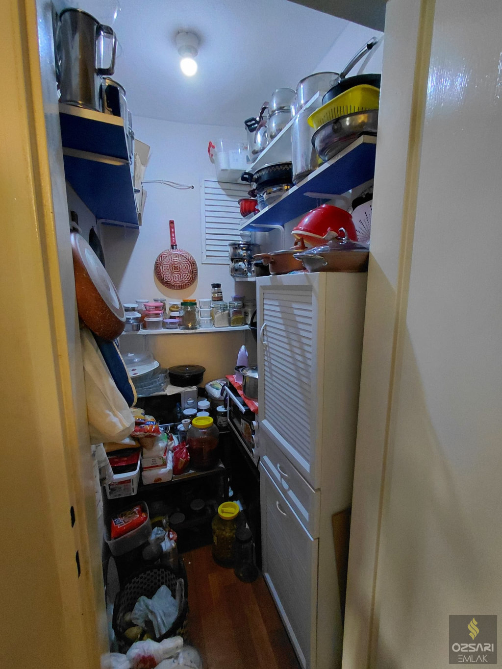 BORNOVA EVKA 4 2+1 DOĞALGAZLI SATILIK DAİRE