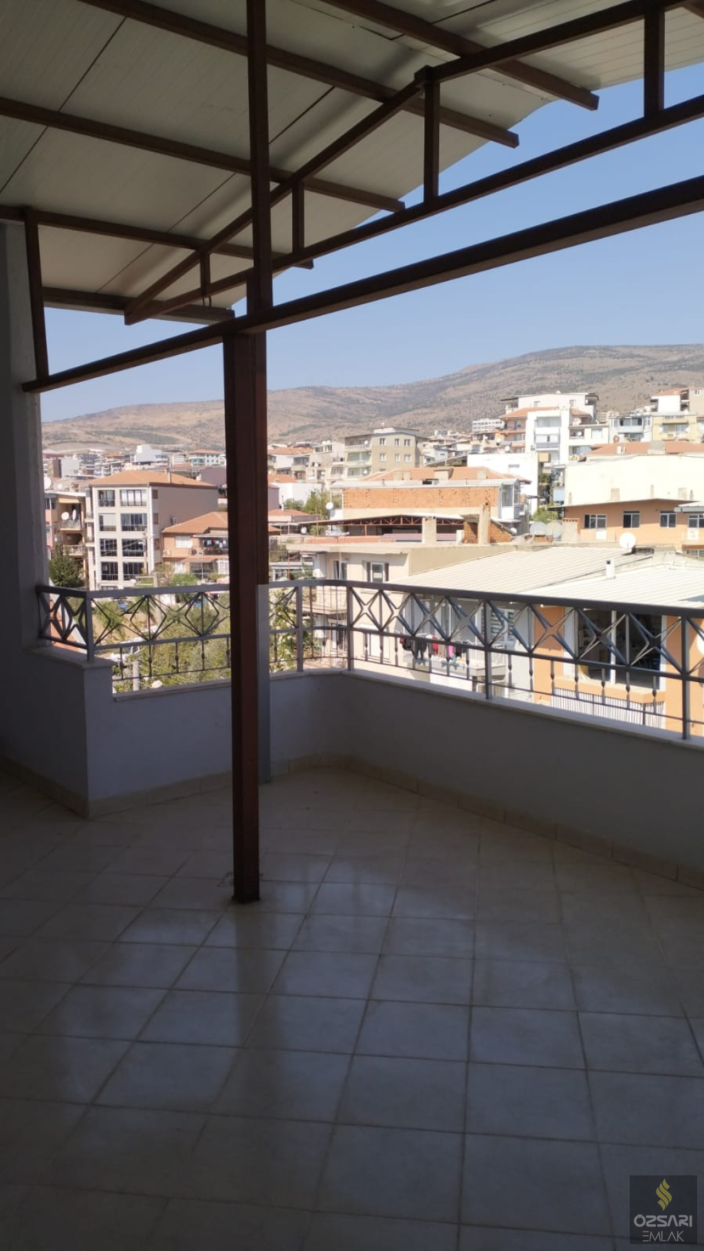 Bornova Atatürk mah. 4+1 kiralık içi yapılı manzaralı Dubleks Daire