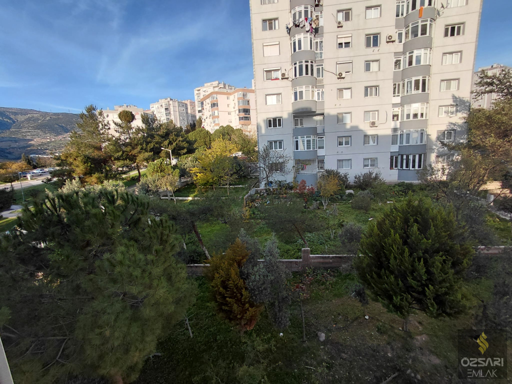 BORNOVA EVKA 4 2+1 DOĞALGAZLI SATILIK DAİRE