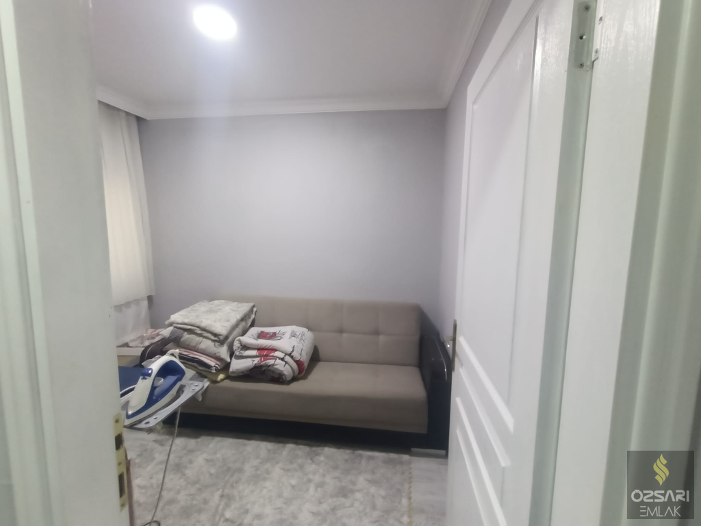 BORNOVA ÇAMDİBİ YILDIRIM BEYAZITTA SATILIK FERAH YAPILI 2+1 SATILIK KUPON DAİRE