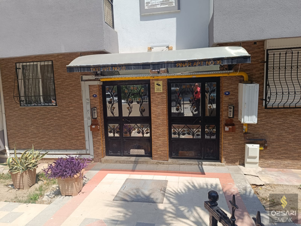 BORNOVA FATİH SULTAN MEHMET CADDESİNDE FULL YAPILI SATILIK DAİRE