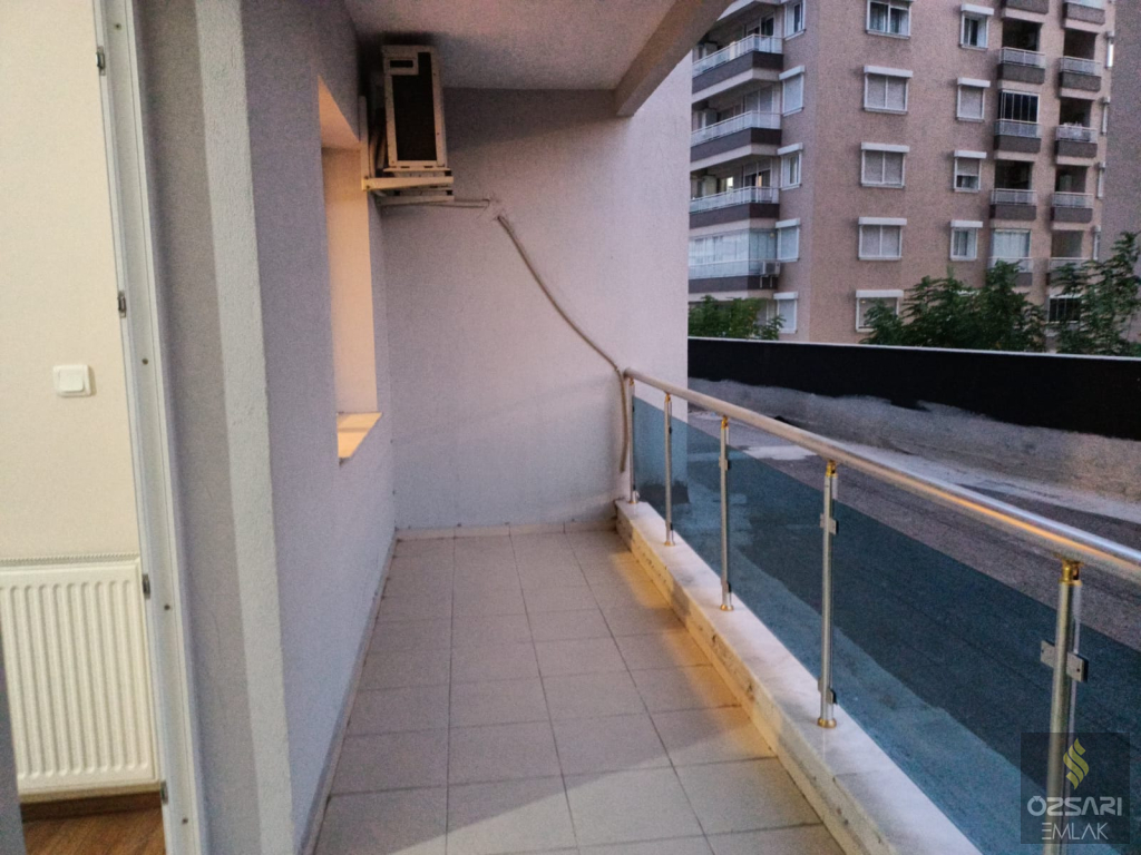 Bayraklı Adalet mah. 3+1 yapılı doğalgazlı kiralık Daire