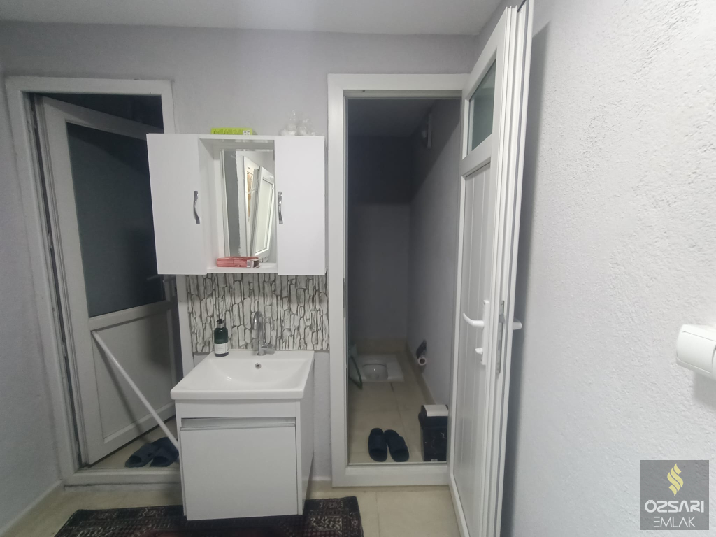 BORNOVA ÇAMDİBİ YILDIRIM BEYAZITTA SATILIK FERAH YAPILI 2+1 SATILIK KUPON DAİRE