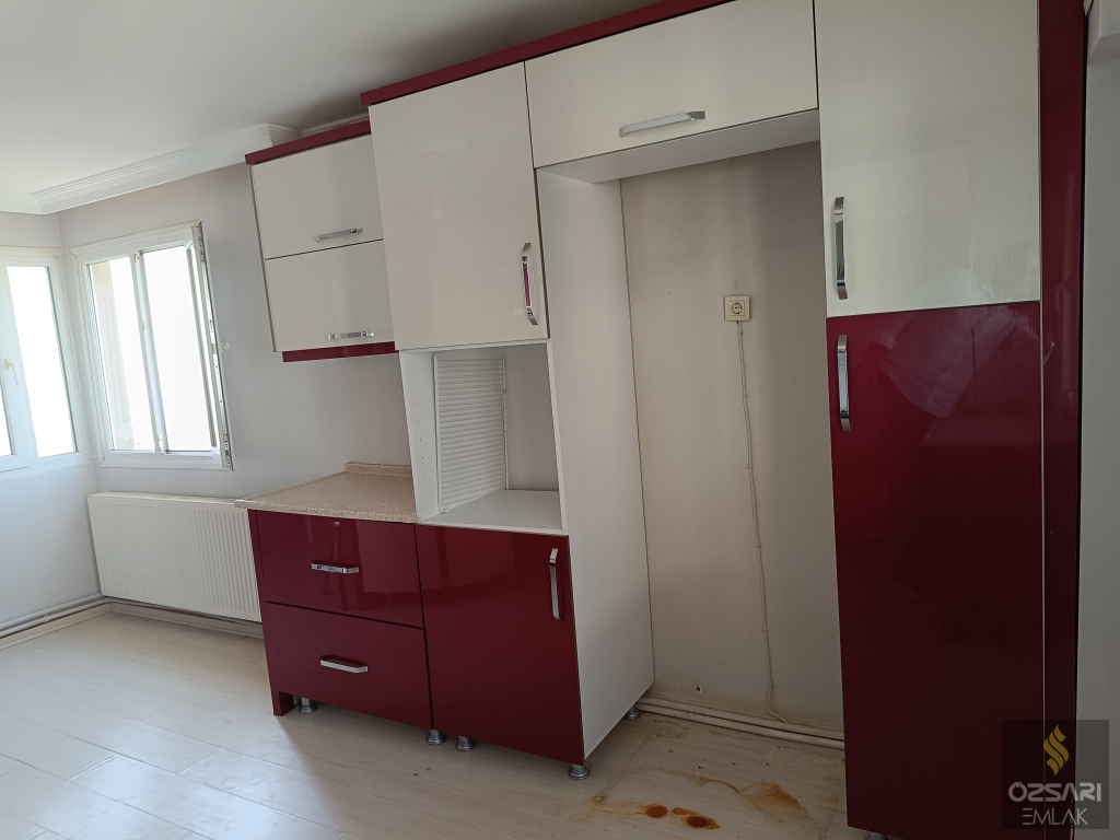 BORNOVA İNÖNÜ MAHALLESİNDE FULL YAPILI FULL DENİZ MANZARALI KİRALIK DAİRE