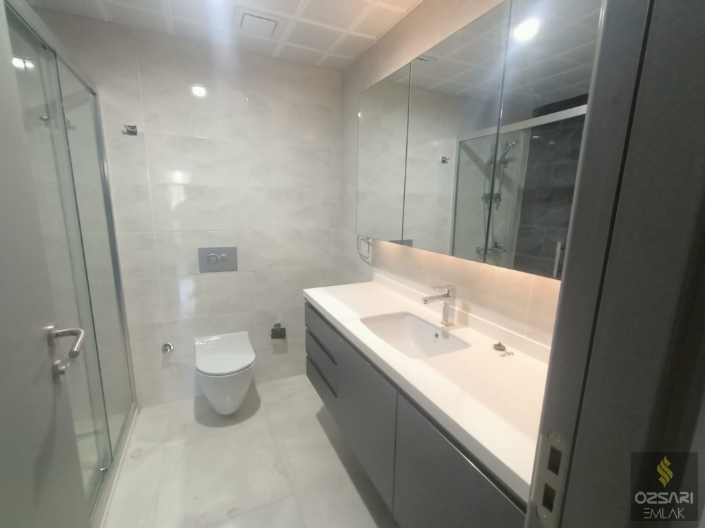 BAYRAKLI\\\'DA YÜZBAŞI HAKKI CADDESİNE YAKIN 3+1 SIFIR DAİRE