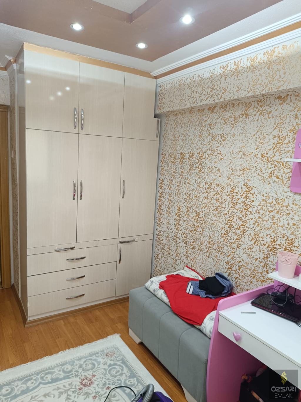 BORNOVA FATİH SULTAN MEHMET CADDESİNDE FULL YAPILI SATILIK DAİRE