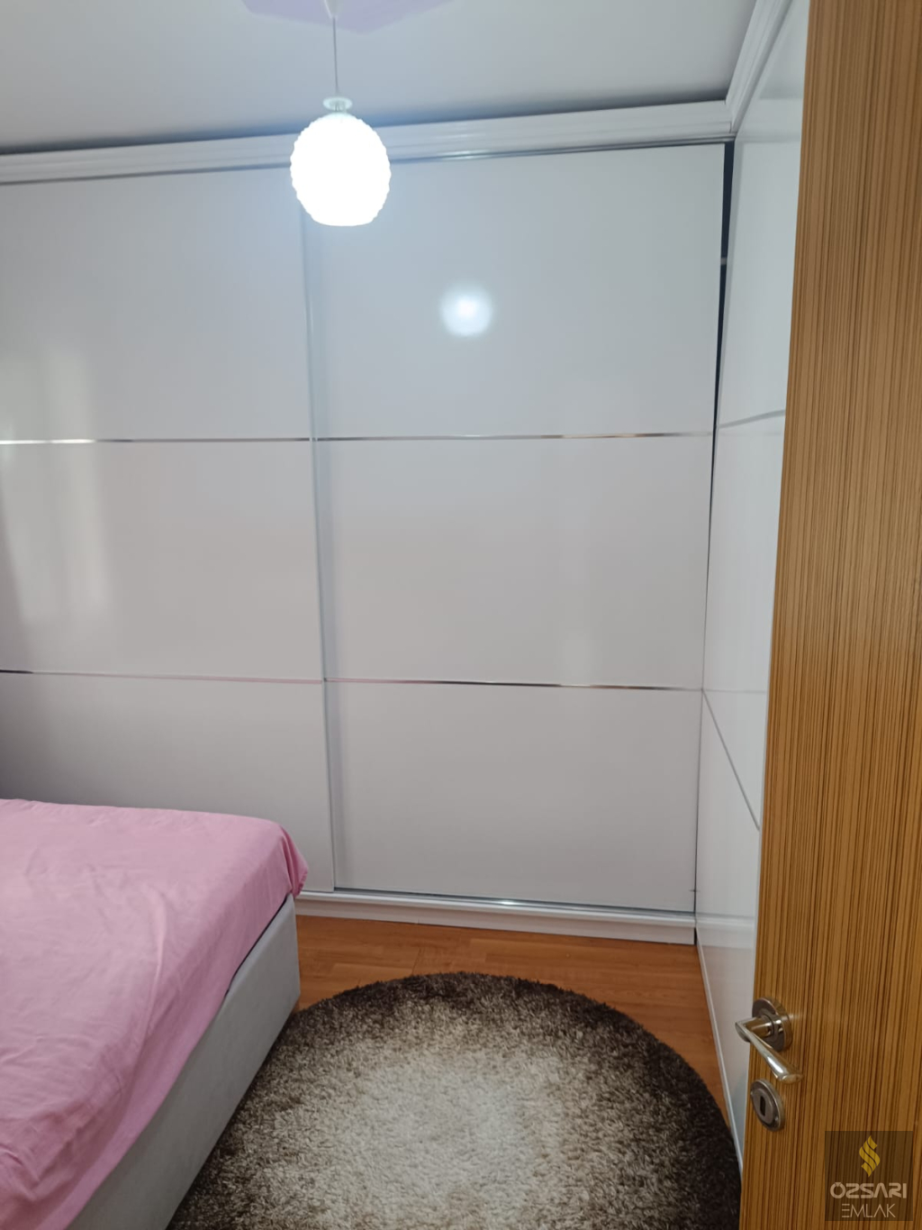 BORNOVA FATİH SULTAN MEHMET CADDESİNDE FULL YAPILI SATILIK DAİRE