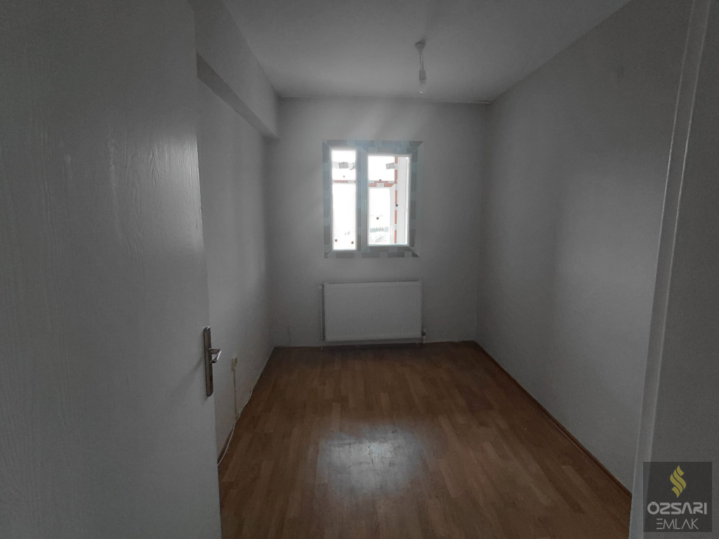 BORNOVA EVKA 4 FULL YAPILI GÜNEY CEPHE DOĞALGAZLI 3+1 KİRALIK DAİRE