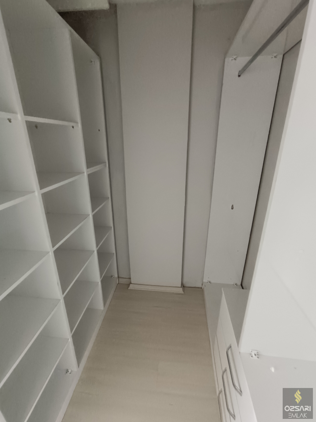 BORNOVA İNÖNÜ MAHALLESİNDE FULL YAPILI FULL DENİZ MANZARALI KİRALIK DAİRE