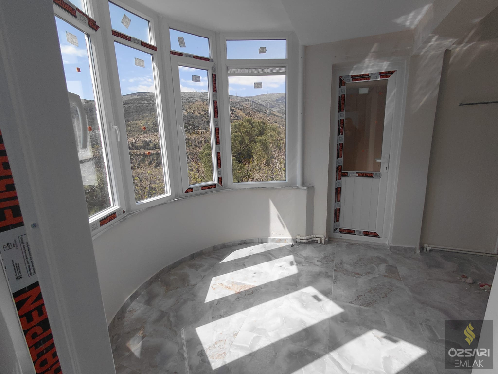 BORNOVA EVKA 4 FULL YAPILI GÜNEY CEPHE DOĞALGAZLI 3+1 KİRALIK DAİRE