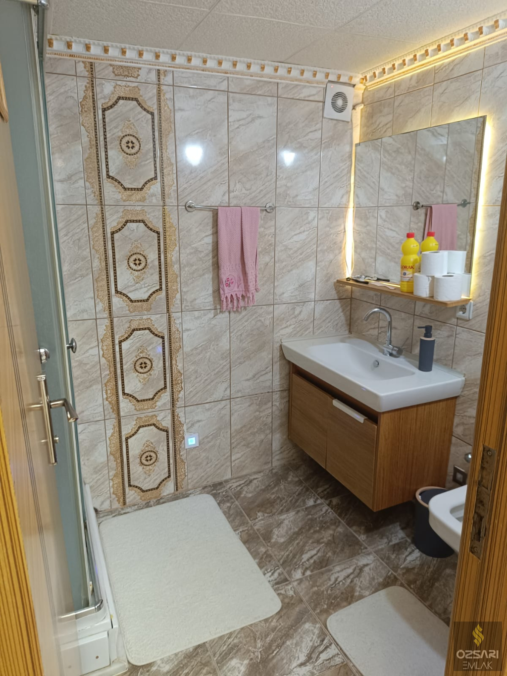 BORNOVA FATİH SULTAN MEHMET CADDESİNDE FULL YAPILI SATILIK DAİRE