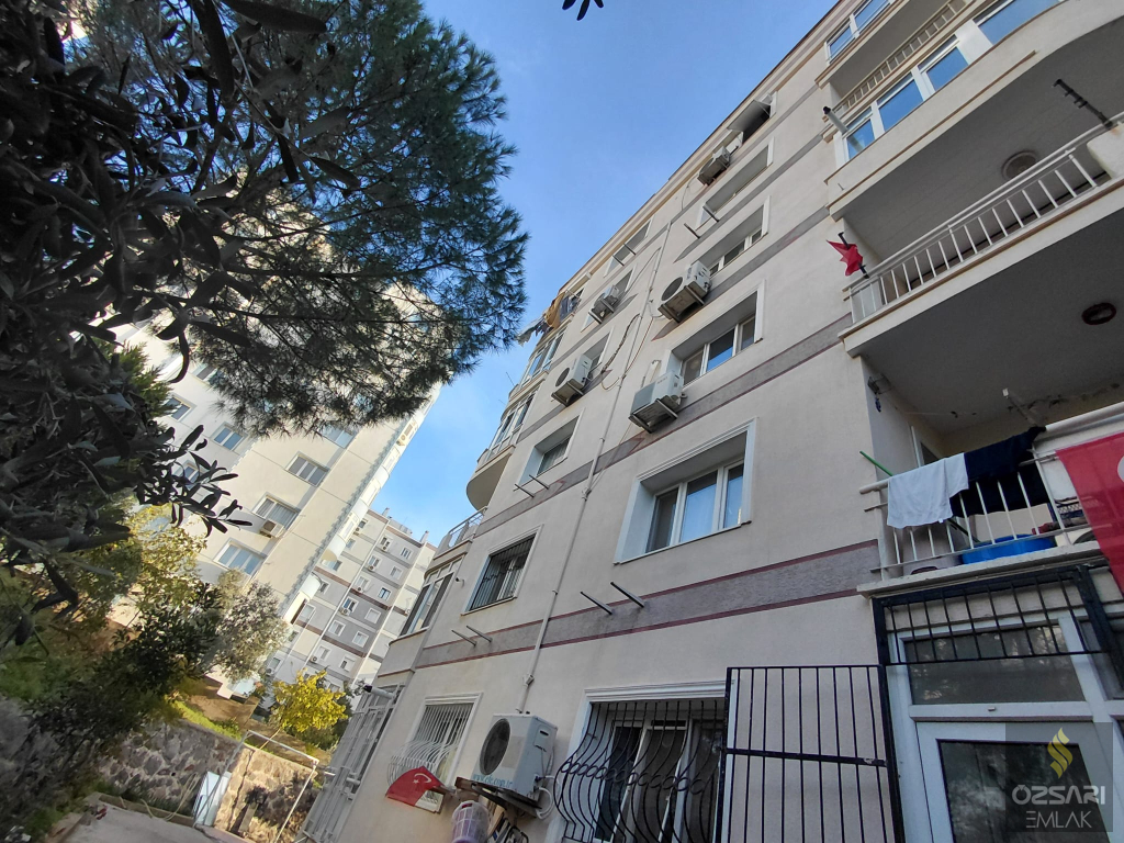BORNOVA EVKA 4 2+1 DOĞALGAZLI SATILIK DAİRE