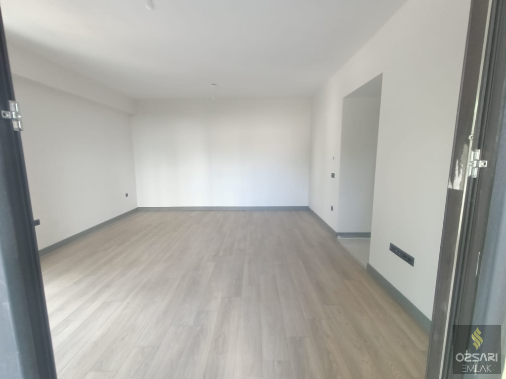 BAYRAKLI\\\'DA YÜZBAŞI HAKKI CADDESİNE YAKIN 3+1 SIFIR DAİRE