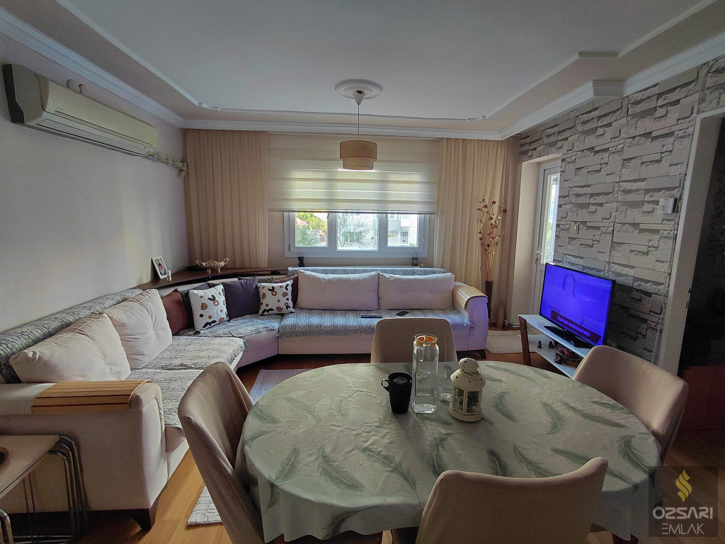 BORNOVA EVKA 4 2+1 DOĞALGAZLI SATILIK DAİRE