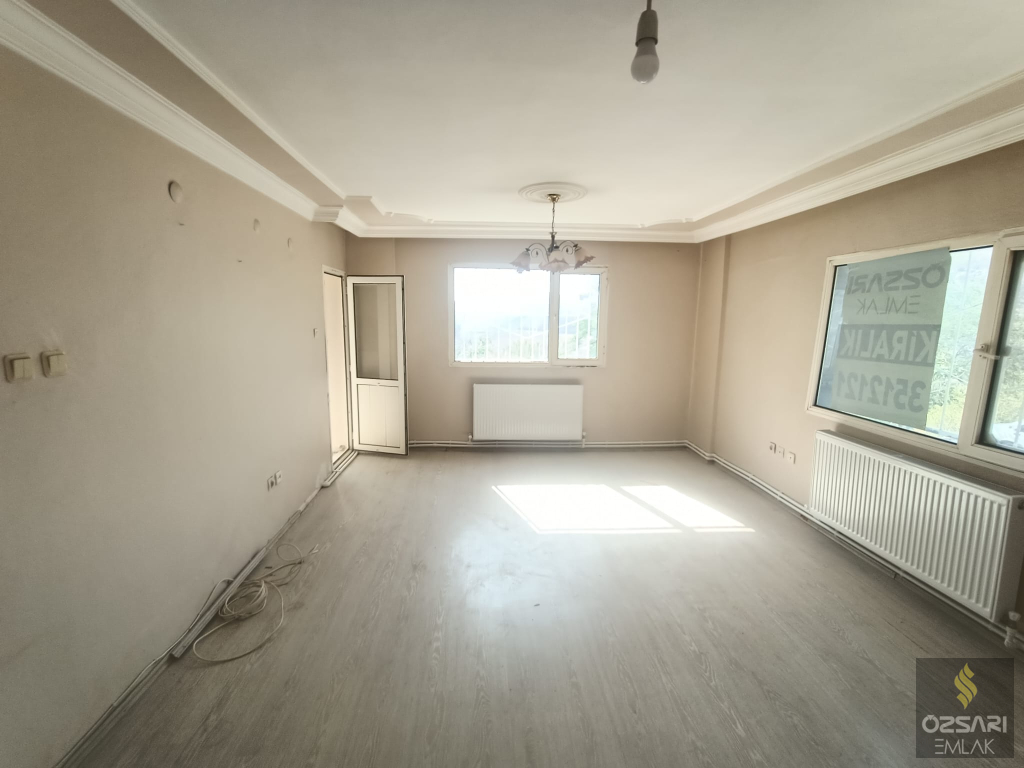 BORNOVA EVKA 4 3+1 DOĞALGAZLI KİRALIK DAİRE