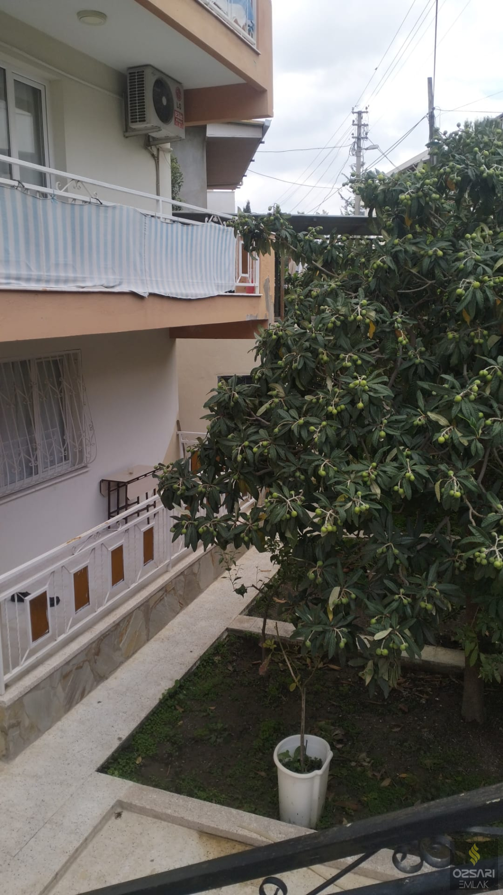 BORNOVA ATATÜRK MAH. 1+1, 100M2, EŞYALI KİRALIK DAİRE